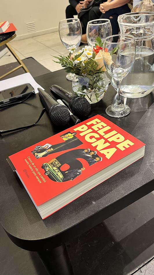 Foto 11 de Jornada con Felipe Pigna