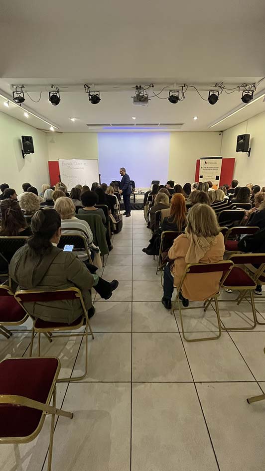 Foto 17 de Jornada con Felipe Pigna